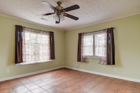 Tiny photo for 586 Kenmore Road, Amherst, VA 24521 (MLS # 365115)