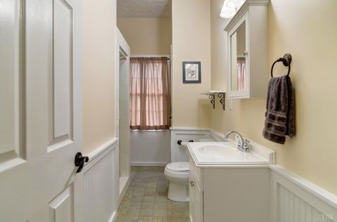 Tiny photo for 586 Kenmore Road, Amherst, VA 24521 (MLS # 365115)