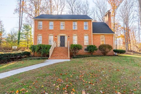 Photo of 208 Merrywood Drive, Forest, VA 24551 (MLS # 363016)