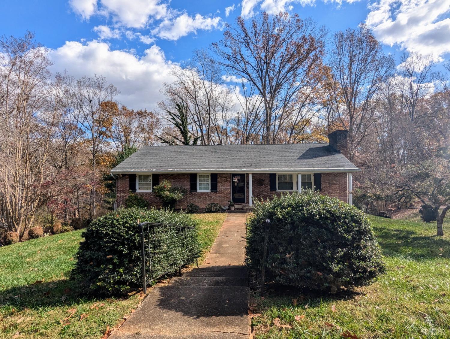 2050 Woodcrest Drive, Lynchburg, Virginia image 1