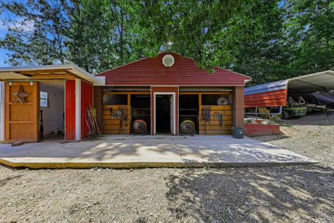 Tiny photo for 809 Plantation Road, Amherst, VA 24521 (MLS # 366759)