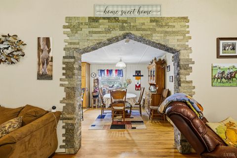 Tiny photo for 809 Plantation Road, Amherst, VA 24521 (MLS # 366759)