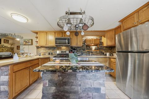 Tiny photo for 809 Plantation Road, Amherst, VA 24521 (MLS # 366759)