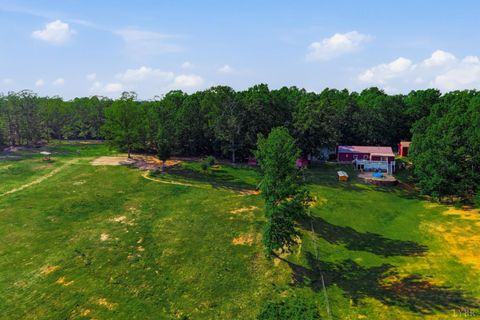 Tiny photo for 809 Plantation Road, Amherst, VA 24521 (MLS # 366759)