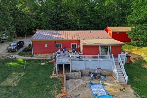 Tiny photo for 809 Plantation Road, Amherst, VA 24521 (MLS # 366759)
