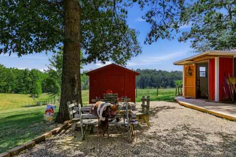 Tiny photo for 809 Plantation Road, Amherst, VA 24521 (MLS # 366759)