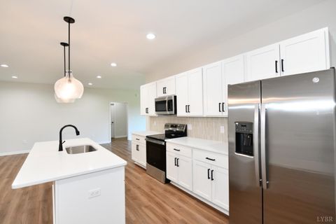 Tiny photo for 128 BRENLEIGH CT Ct #206, Lynchburg, VA 24501 (MLS # 363767)