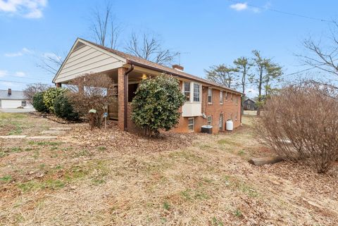 Tiny photo for 1730 Redfields Road, Appomattox, VA 24522 (MLS # 364841)