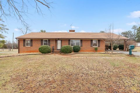 Photo of 1730 Redfields Road, Appomattox, VA 24522 (MLS # 364841)