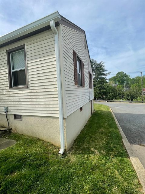 Tiny photo for 213 College Drive, Lynchburg, VA 24501 (MLS # 366054)