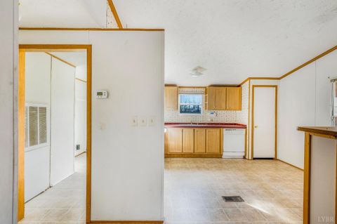 Tiny photo for 365 Harris Road, Madison Heights, VA 24572 (MLS # 364047)