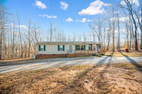 Tiny photo for 365 Harris Road, Madison Heights, VA 24572 (MLS # 364047)