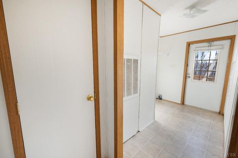 Tiny photo for 365 Harris Road, Madison Heights, VA 24572 (MLS # 364047)