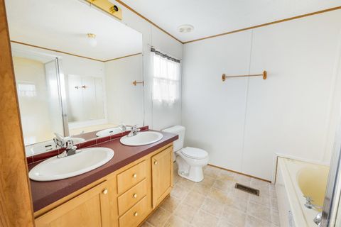 Tiny photo for 365 Harris Road, Madison Heights, VA 24572 (MLS # 364047)