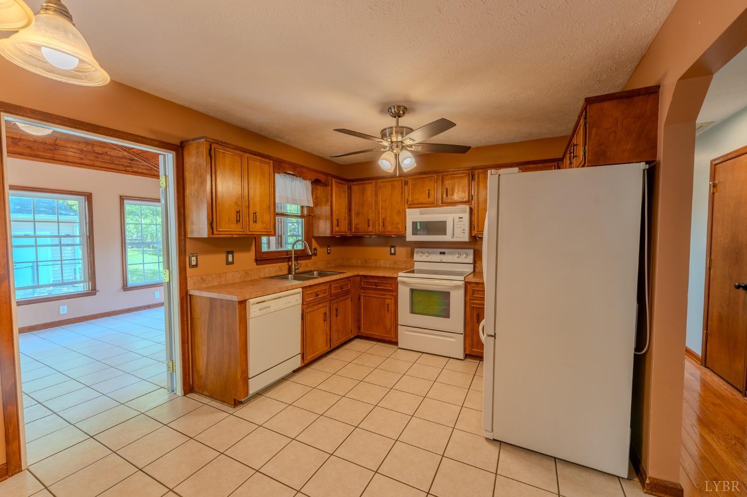 1591 Pine Bluff Dr Dr, Lynchburg, Virginia image 9