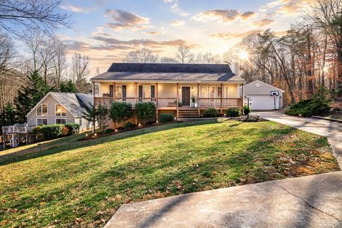 Photo of 3576 Trents Ferry Road, Lynchburg, VA 24503 (MLS # 364348)