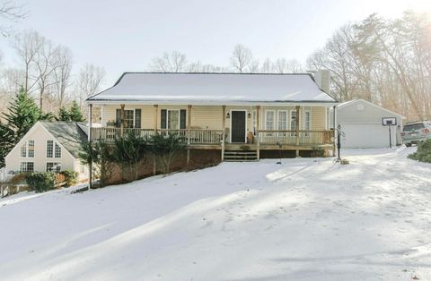 Photo of 3576 Trents Ferry Road, Lynchburg, VA 24503 (MLS # 364348)