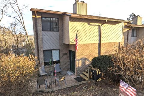 Photo of 3420 Morning Dove Road, Roanoke, VA 24018 (MLS # 364142)