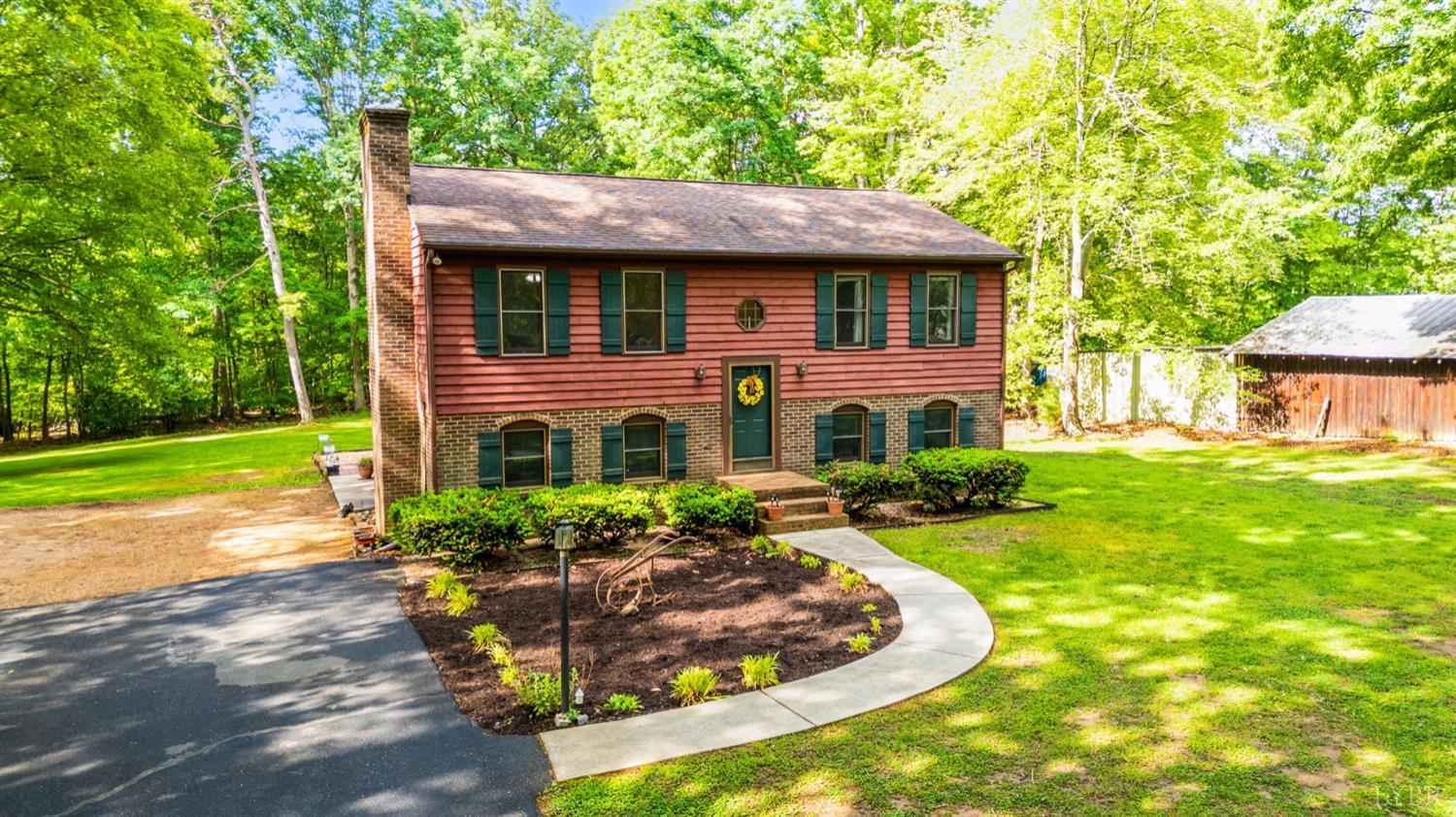 347 Dogwood Drive, Madison Heights, Virginia image 2