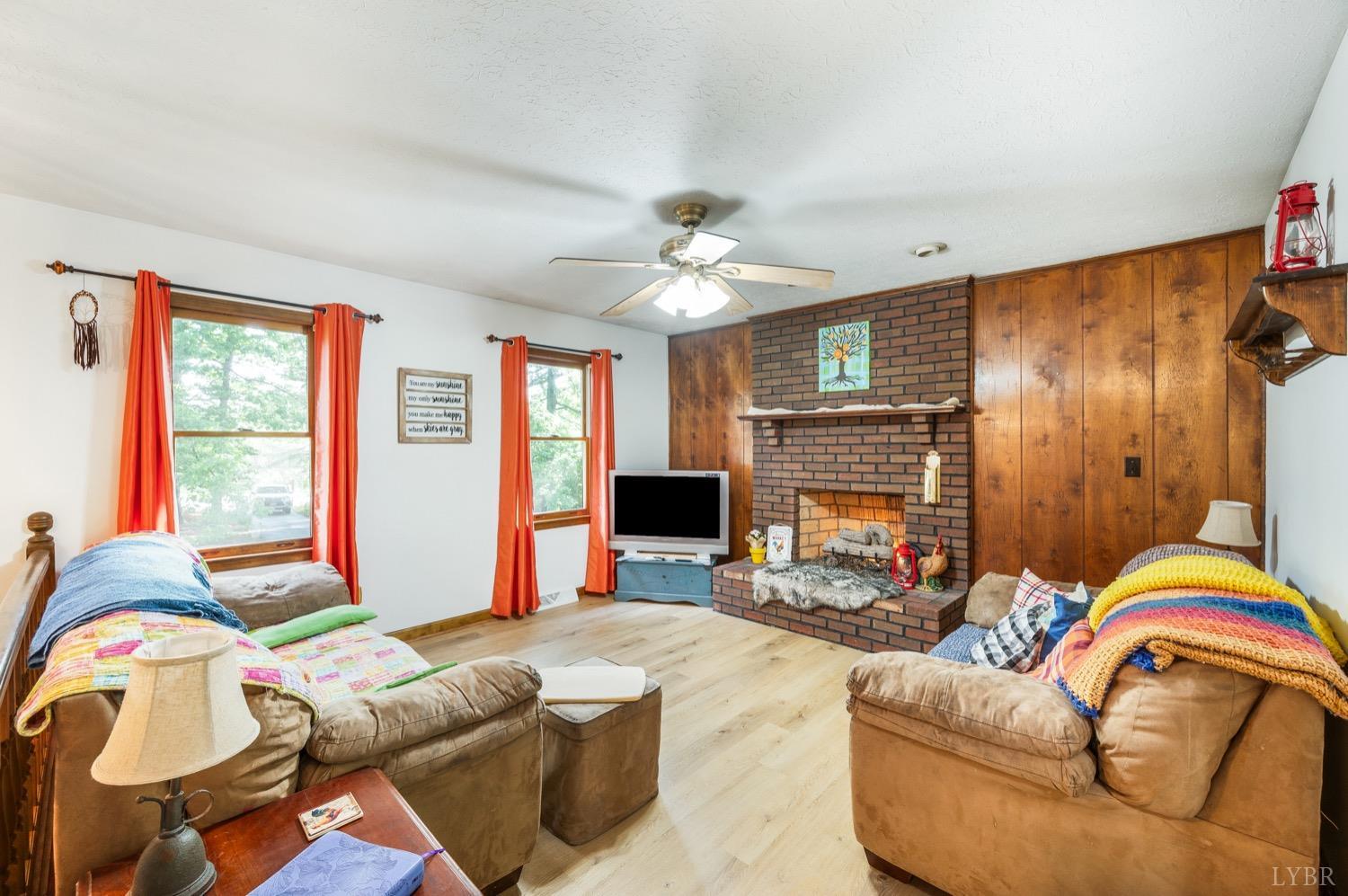 347 Dogwood Drive, Madison Heights, Virginia image 4