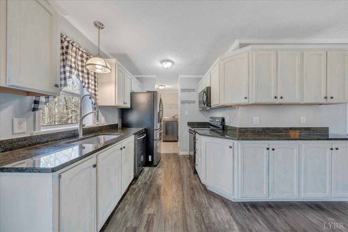 1309 Gate Lane, Moneta, Virginia image 7