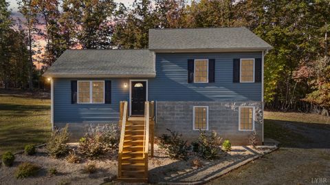 Photo of 761 Chapel Grove Road, Evington, VA 24550 (MLS # 362622) Photo of 761 Chapel Grove Road, Evington, VA 24550 (MLS # 362622)