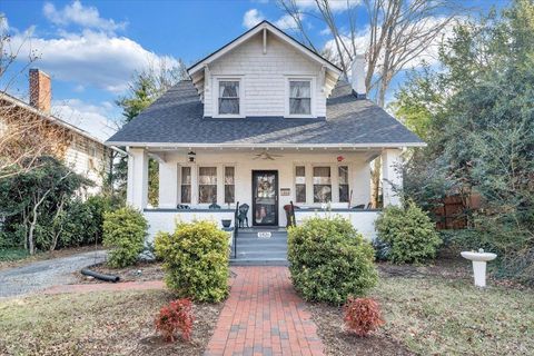 Photo of 1826 Arlington Road, Roanoke, VA 24015 (MLS # 364053)