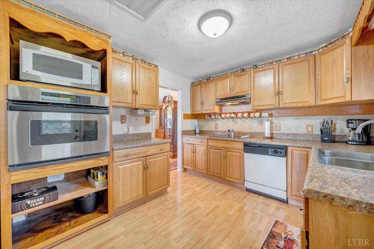 Lynchburg, Virginia 24502, United States, 3 Bedrooms Bedrooms, ,2 BathroomsBathrooms,Residential,Active,245208