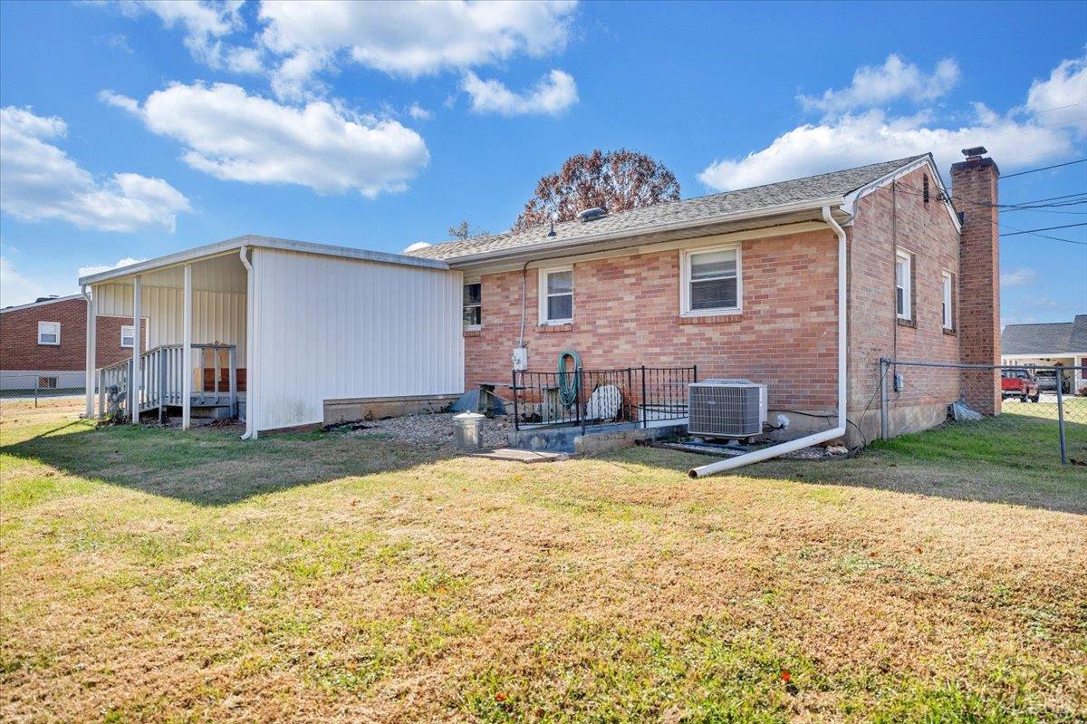 Lynchburg, Virginia 24502, United States, 3 Bedrooms Bedrooms, ,2 BathroomsBathrooms,Residential,Active,245208