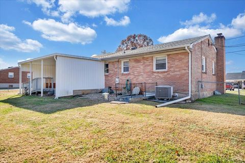 Tiny photo for 111 Wayne Drive, Lynchburg, VA 24502 (MLS # 363087)