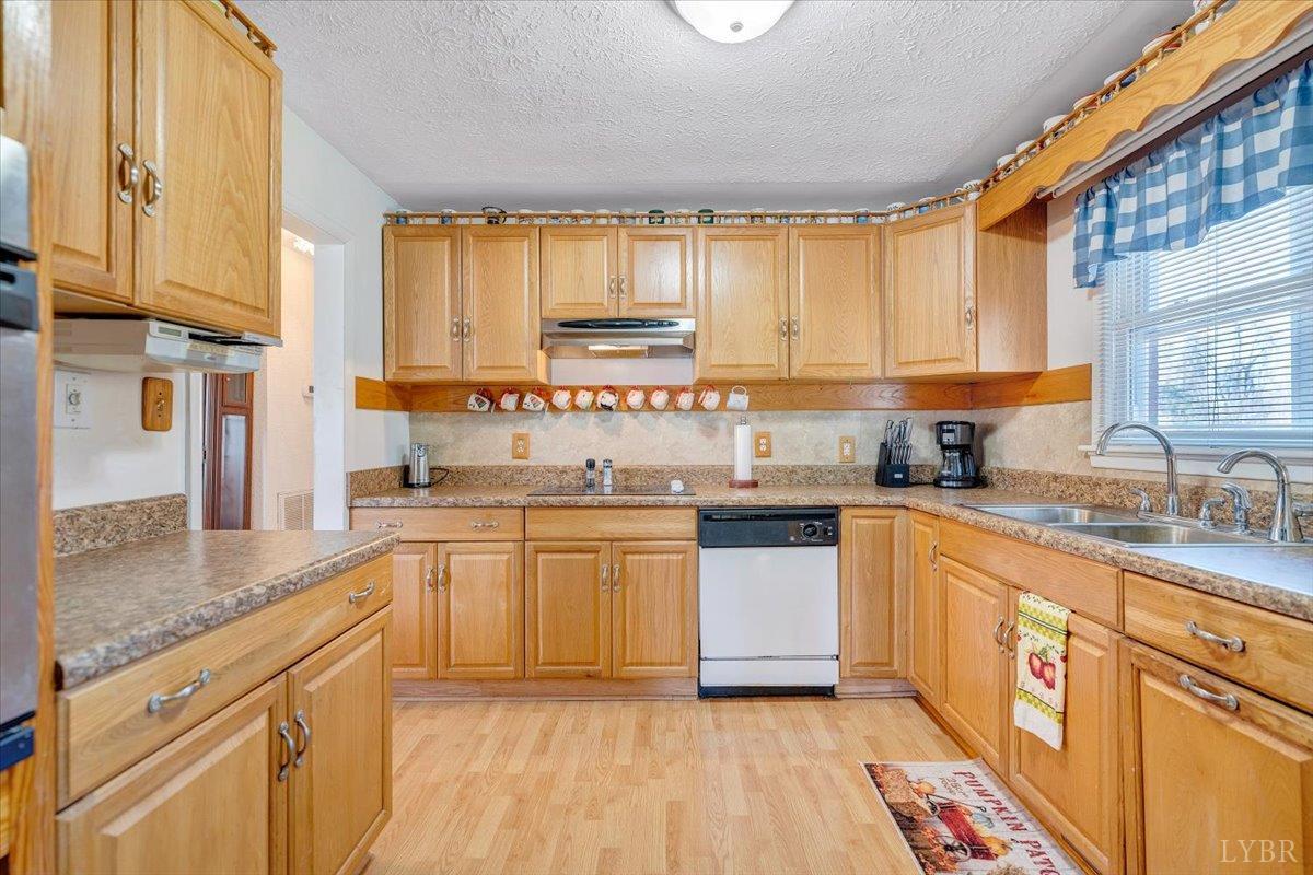 Lynchburg, Virginia 24502, United States, 3 Bedrooms Bedrooms, ,2 BathroomsBathrooms,Residential,Active,245208