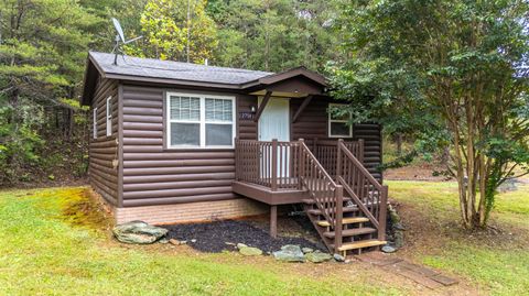 Photo of 2758 Allen's Creek Road, Gladstone, VA 24574 (MLS # 362305) Photo of 2758 Allen's Creek Road, Gladstone, VA 24574 (MLS # 362305)