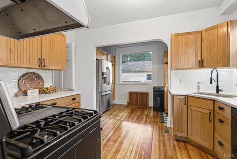 Tiny photo for 106 connecticut Avenue, Lynchburg, VA 24501 (MLS # 363769)