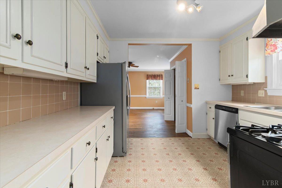 300 Rowland Drive, Lynchburg, Virginia image 9