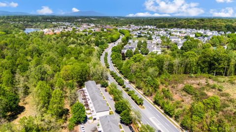 Tiny photo for 1002 Enterprise Drive #416, Lynchburg, VA 24502 (MLS # 365788)