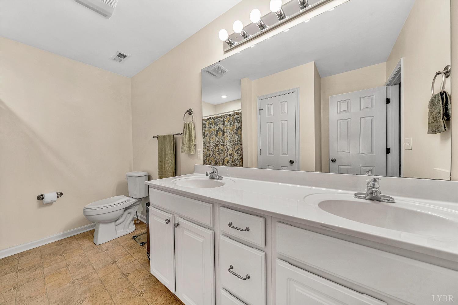 1309 W Pine Ridge Road, Huddleston, Virginia image 19