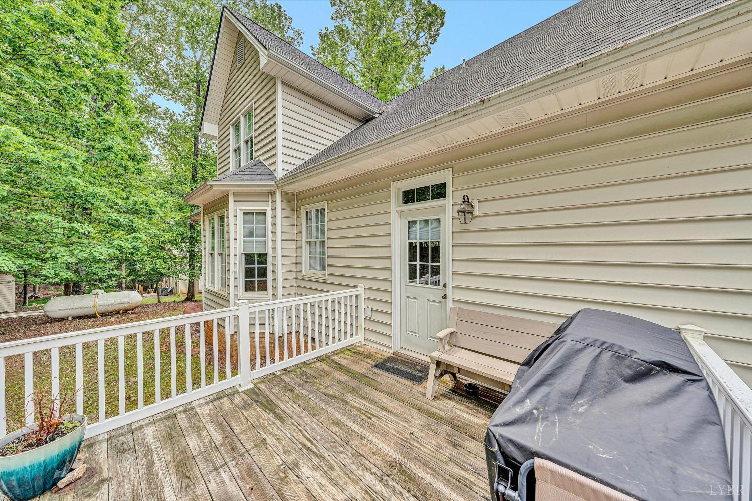 1309 W Pine Ridge Road, Huddleston, Virginia image 24