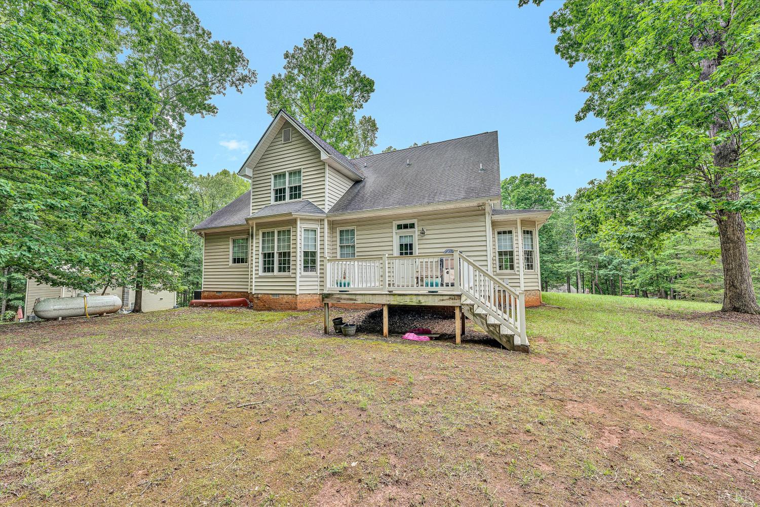 1309 W Pine Ridge Road, Huddleston, Virginia image 2