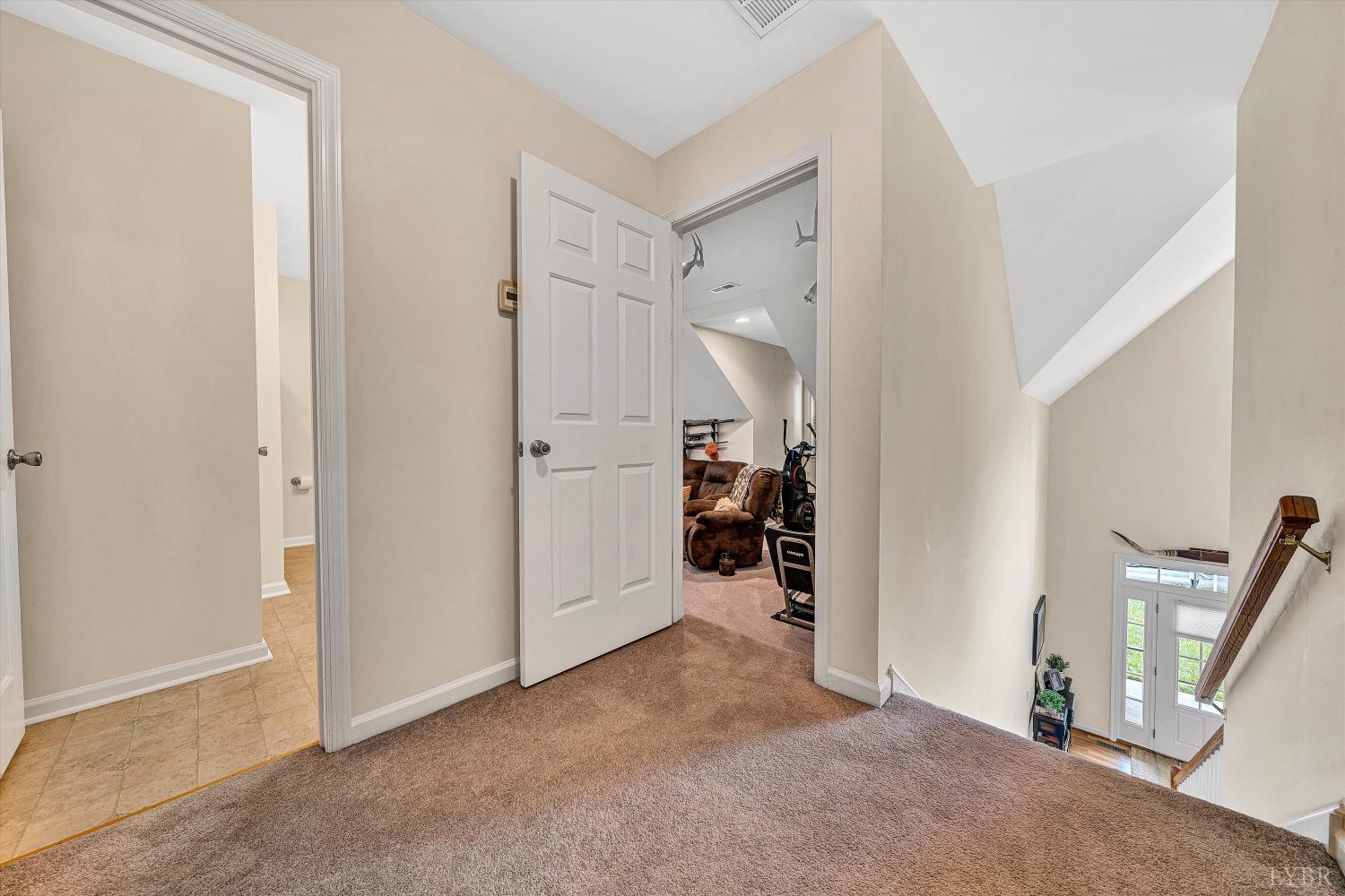 1309 W Pine Ridge Road, Huddleston, Virginia image 18