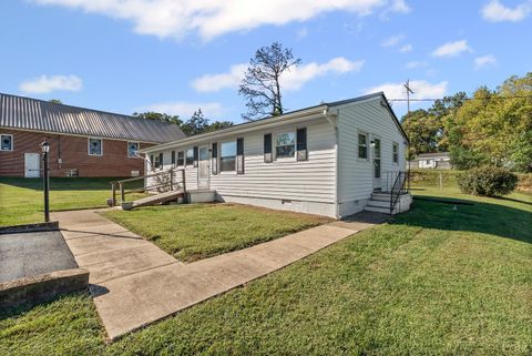 Tiny photo for 112 Laprade Street St, Brookneal, VA 24528 (MLS # 362447)