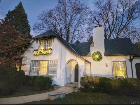 Photo of 3954 Fort ave Ave, Lynchburg, VA 24502 (MLS # 365935)
