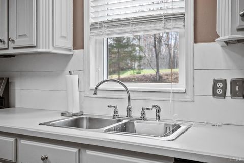 Tiny photo for 426 S Main Street St, Amherst, VA 24521 (MLS # 365174)