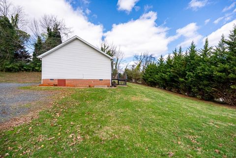 Tiny photo for 426 S Main Street St, Amherst, VA 24521 (MLS # 365174)