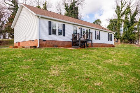 Tiny photo for 426 S Main Street St, Amherst, VA 24521 (MLS # 365174)
