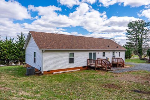 Tiny photo for 426 S Main Street St, Amherst, VA 24521 (MLS # 365174)