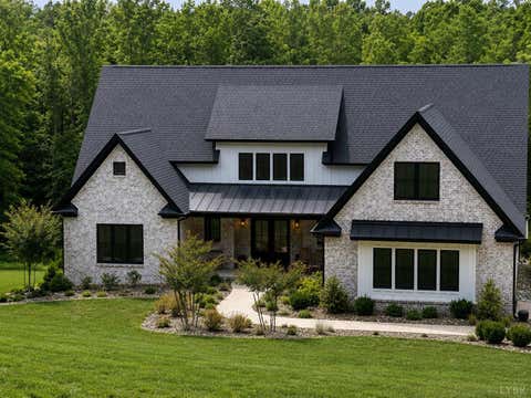 Photo for 2942 Old Farm Road