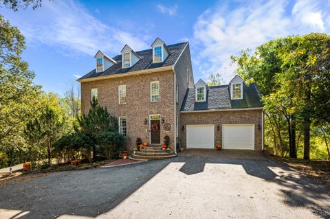 Homes For Sale - 616 Lake Vista Drive<br/> Forest, VA 24551
