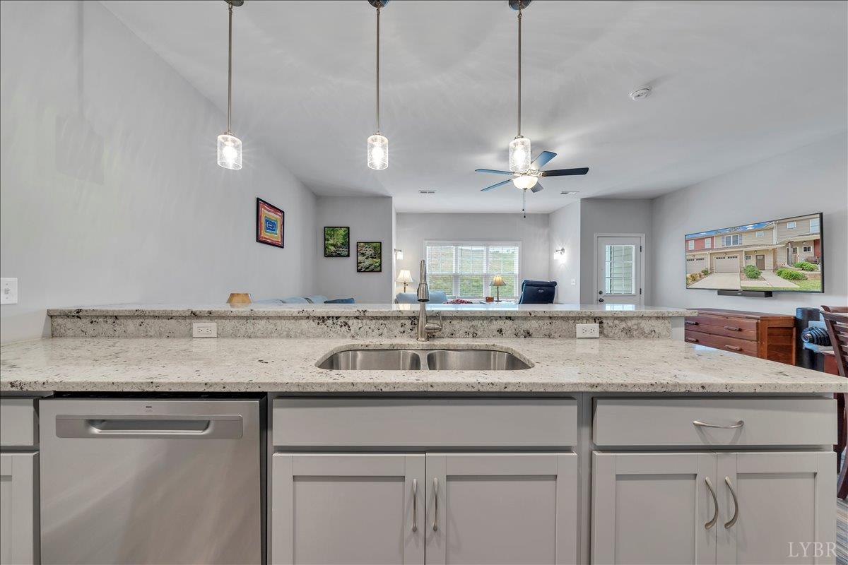 Forest, Virginia 24551, United States, 3 Bedrooms Bedrooms, ,3 BathroomsBathrooms,Residential,Active,202118