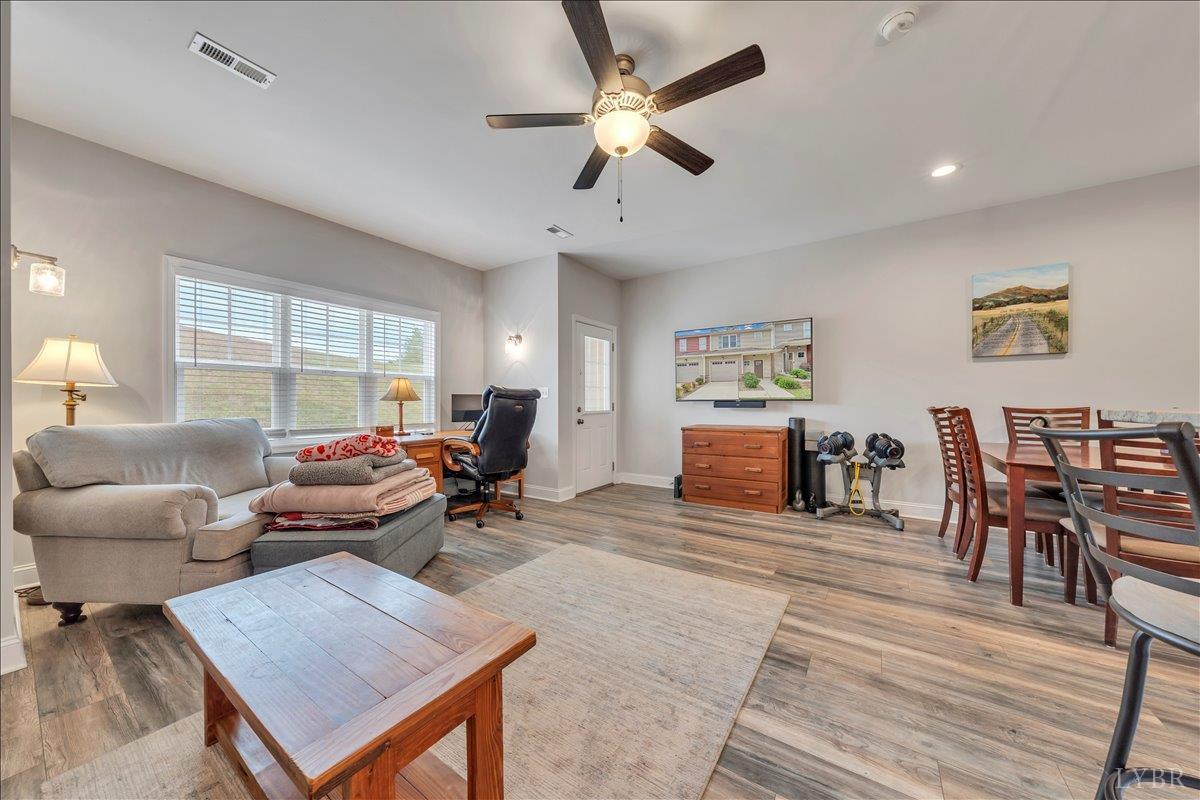 Forest, Virginia 24551, United States, 3 Bedrooms Bedrooms, ,3 BathroomsBathrooms,Residential,Active,202118