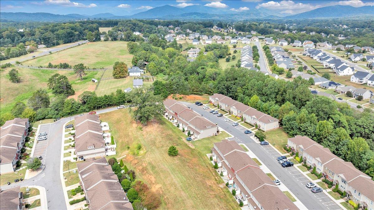 Forest, Virginia 24551, United States, 3 Bedrooms Bedrooms, ,3 BathroomsBathrooms,Residential,Active,202118